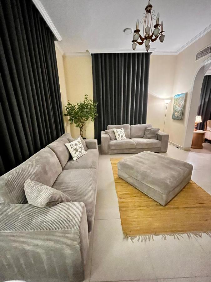 فيلة Independent Spacious 3 Bedroom *